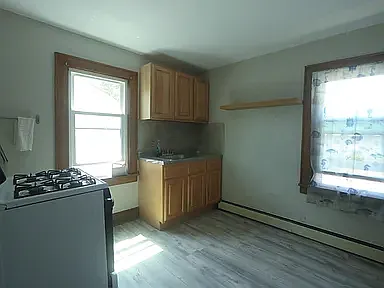 1421 E 7th St #2 — Photo 6