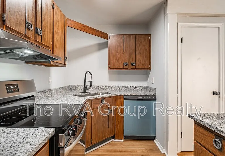 749 Pleasant St — Photo 19