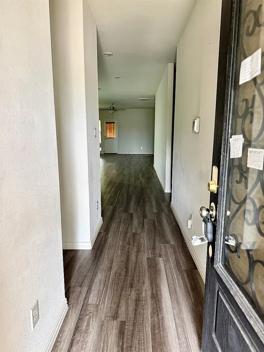 4 bed, 1989 sqft, $2,100 — Photo 4