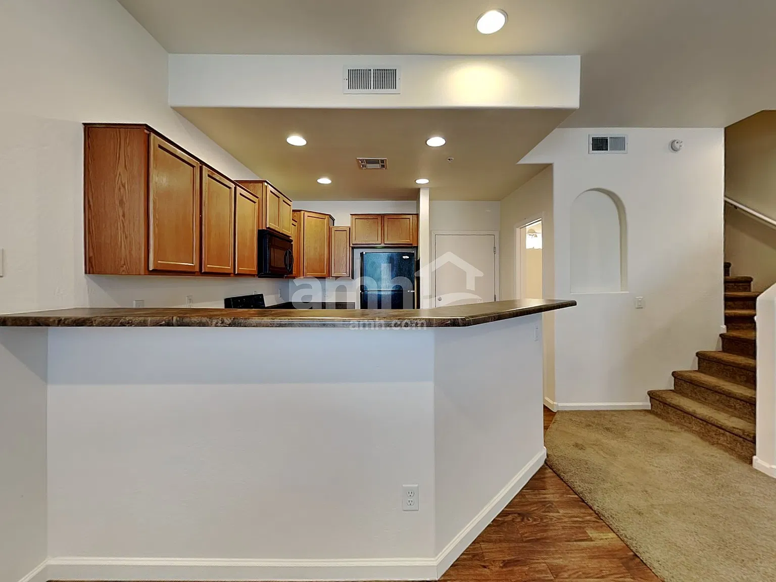 3 bed, 2.5 bath, 1284 sqft, $1,880 — Photo 4