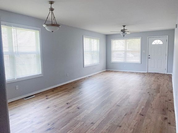 3rd image of 2617 Deerfield Blvd