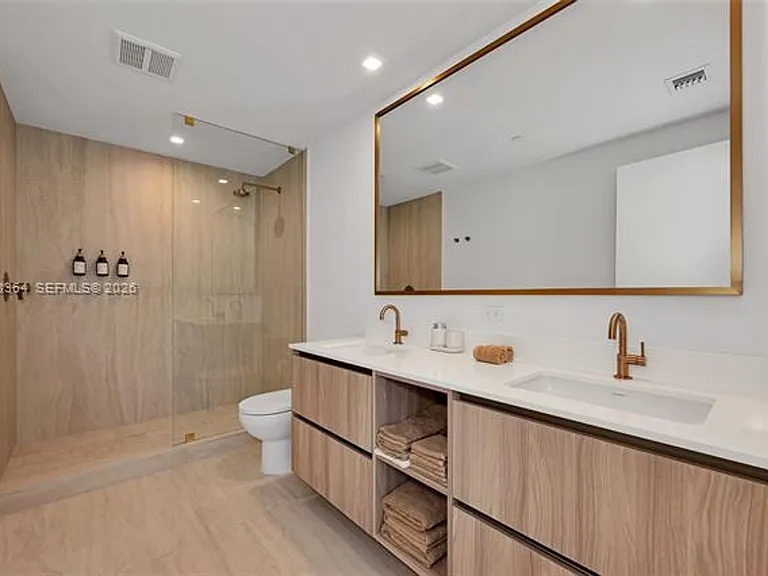 77 SE 5th St #CU-1906 — Photo 21