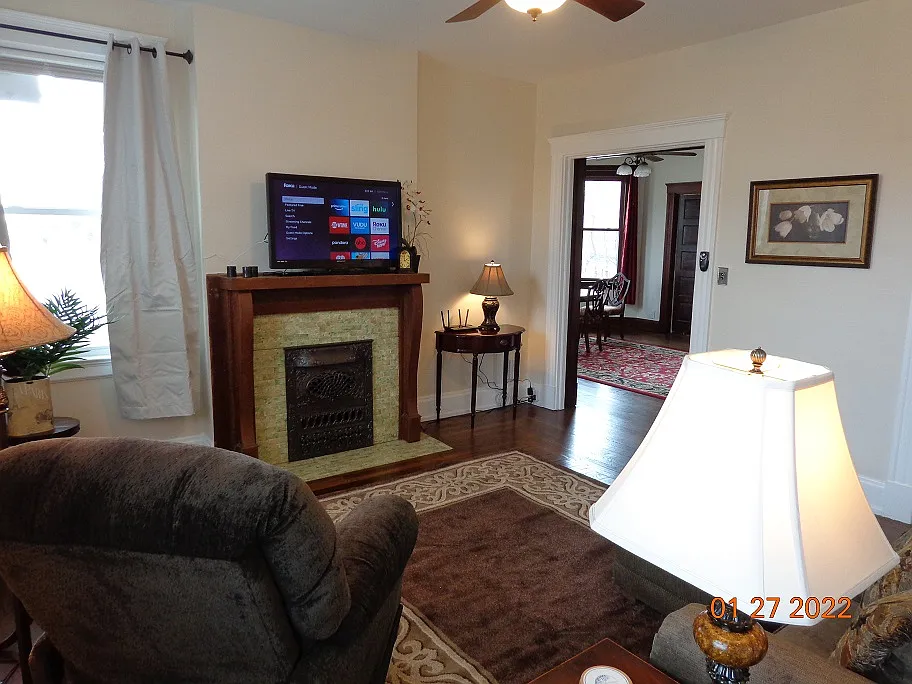 1 bed, 1000 sqft, $1,600 — Photo 4