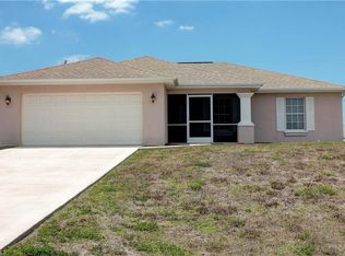 1014 NE 7th Pl, Cape Coral, FL 33909