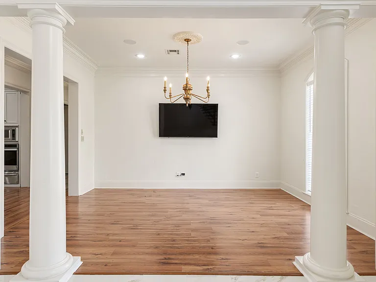 105 Woodbine Dr — Photo 6