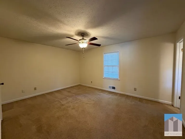734 Marthas Dr — Photo 10