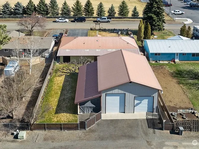 601 N Okanogan St — Photo 1