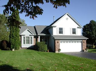 201 Tulip Ct, Schaumburg, IL