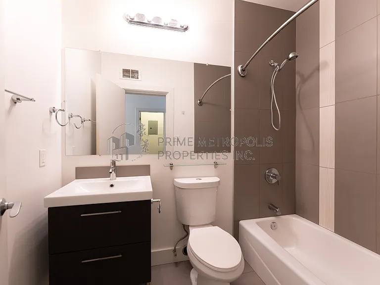 220 23rd Ave E #100 — Photo 12