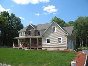 1st image of 23 Briarwood Cres
