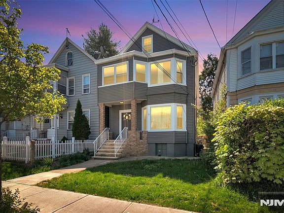 4th image of 26 Grand Street