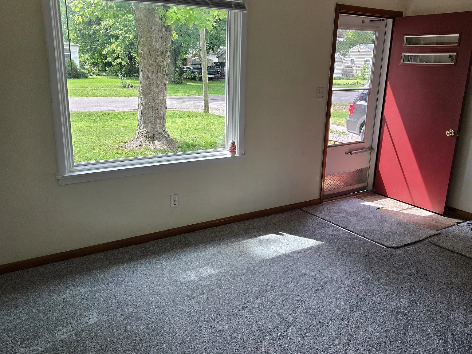 2141 E Converse Ave — Photo 3