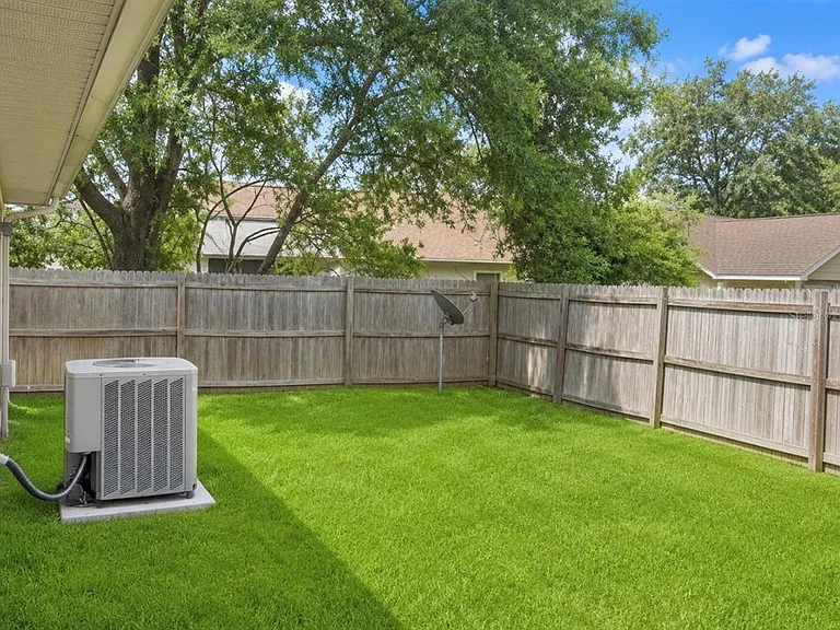 107 Shady Oak Dr — Photo 9