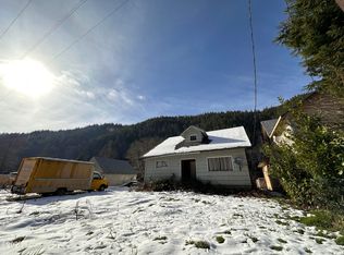 58 Carter St, Toledo, OR 97391