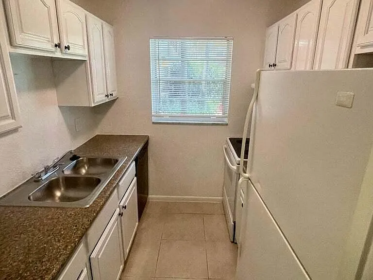 200 Croton Ave #109 — Photo 9