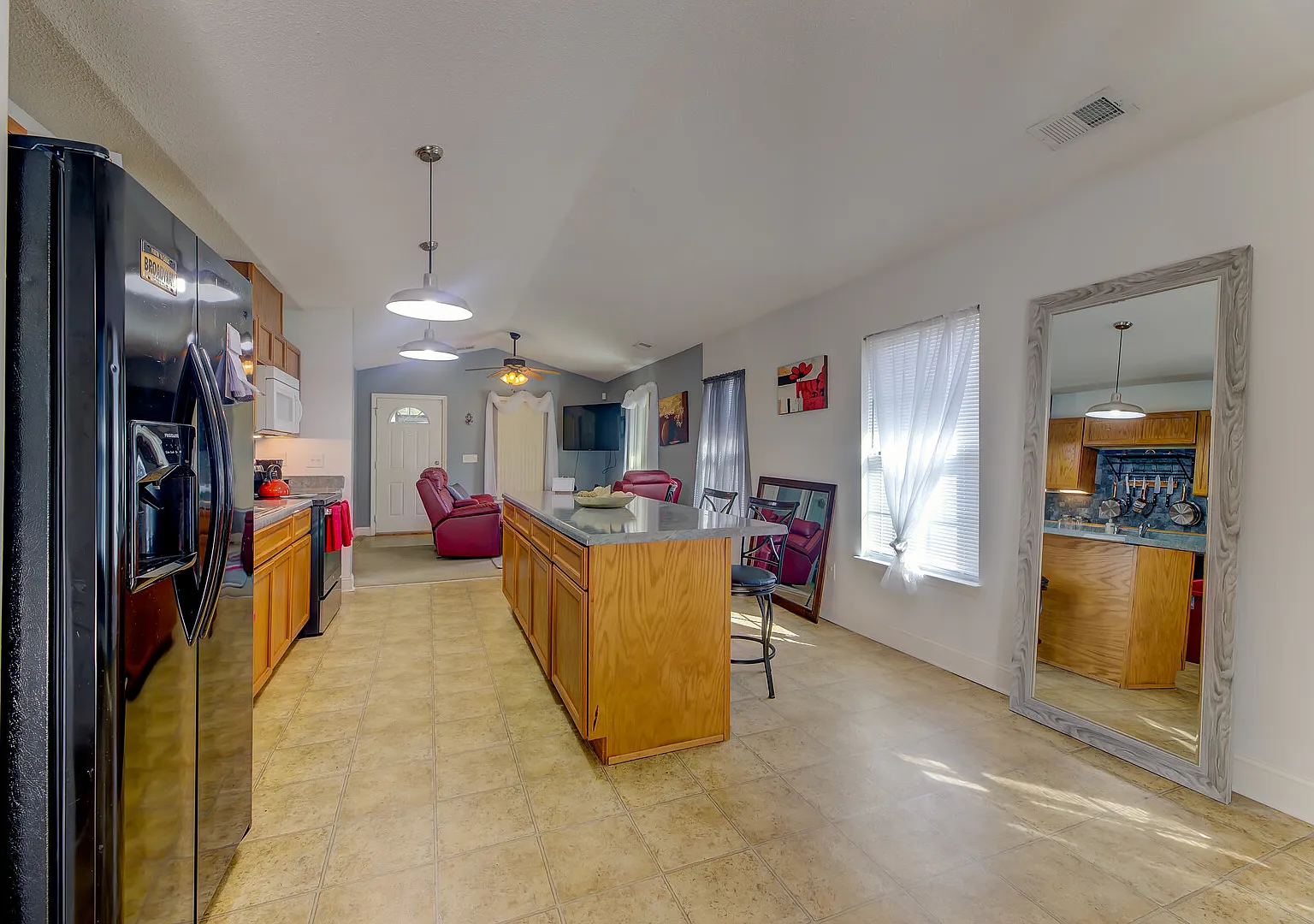 3 Bedroom Single Family Home in Charleston SC — Photo 4