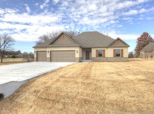 21796 Summit Trl, Claremore, OK 74019