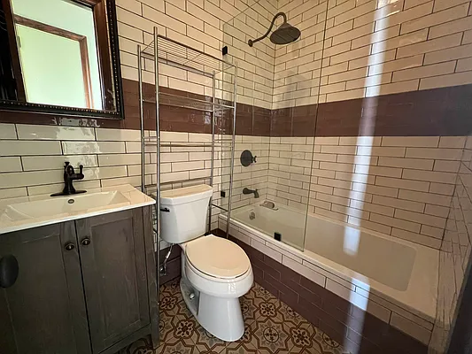 Rented by Rumah Realty Inc | media 15