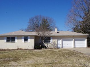 5875 Lynmar Dr, Burlington, IA 52601