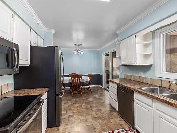 5th image of 7031 Becker St NE