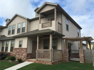 729 N Wordsworth Ln, Fayetteville, AR 72704