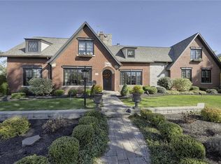 160 S Forest Rd, Amherst, NY 14221