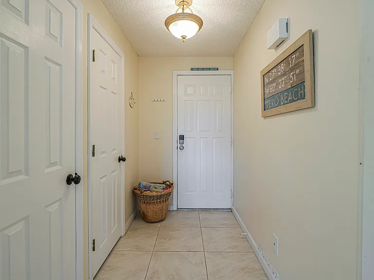 1700 Ocean Dr #302V — Photo 45
