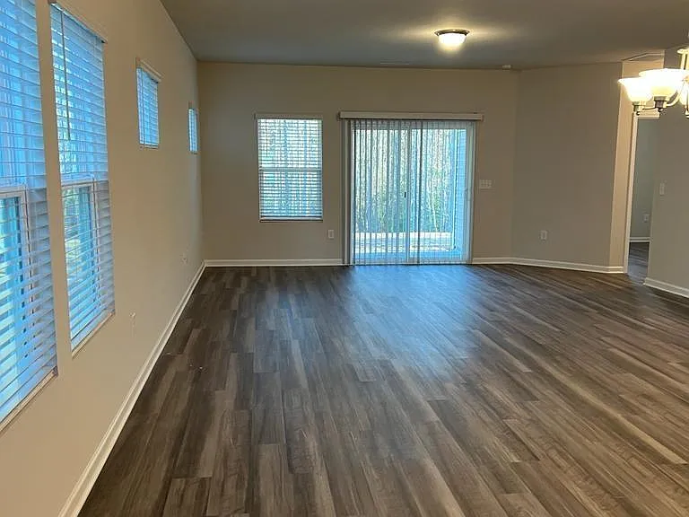 21 White Ash Dr — Photo 3