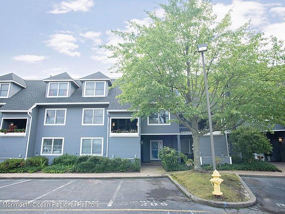 2nd image of 206 Spinnakers Cv Suite 206R
