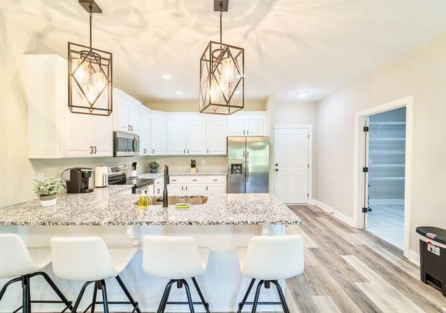 Fully Furnished Duplex for Rent! Available Now Utilities included — Photo 3