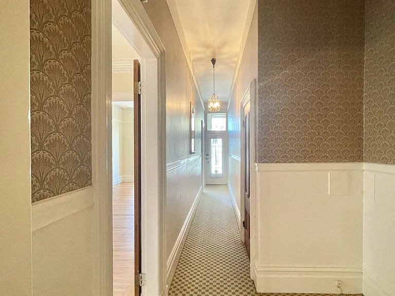 885 Waller St — Photo 24