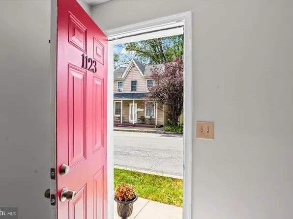 1123 2nd St, Enola, PA 17025