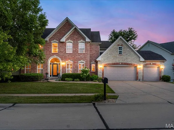 207 Irish Hound Dr, O'Fallon, MO 63368