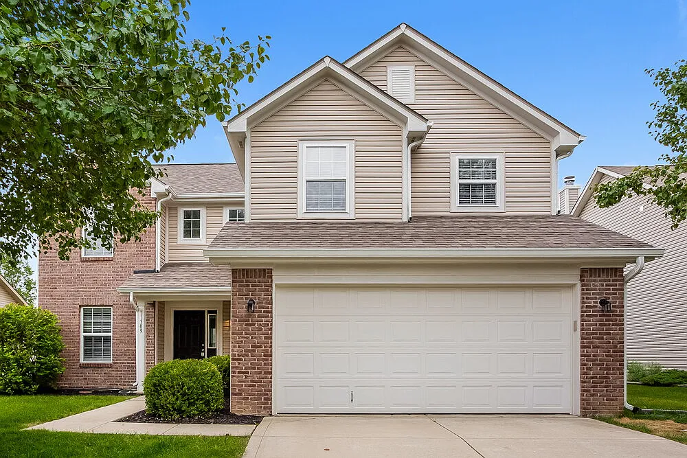 3 bed, 2.5 bath, 2298 sqft, $2,450 — Photo 1