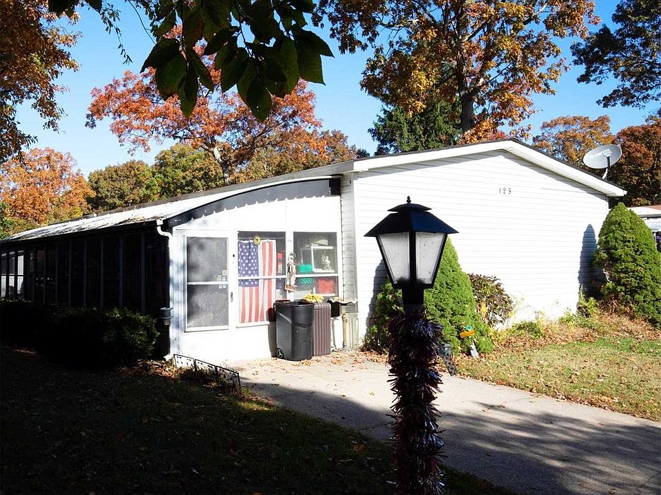 703 Fresh Pond Ave, Calverton, NY 11933 Zillow
