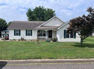3908 W Deer Bend Dr, Hanover, IN 47243