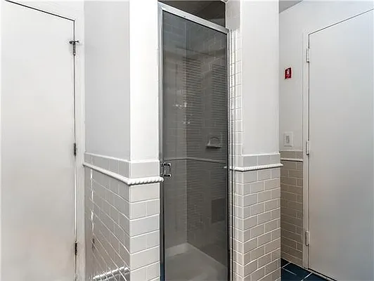 Sold by Avenue Sotheby's International Realty | media 17