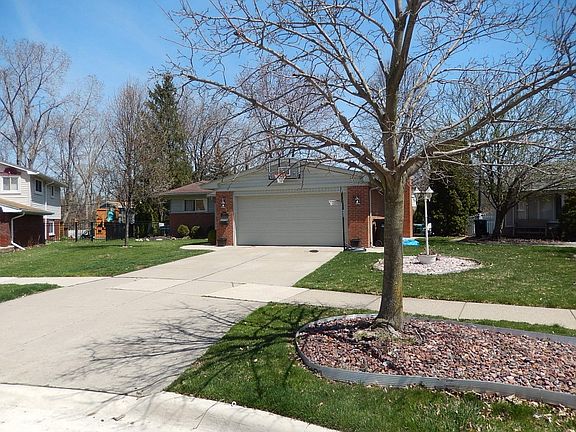 4th image of 10805 Buckingham Ct