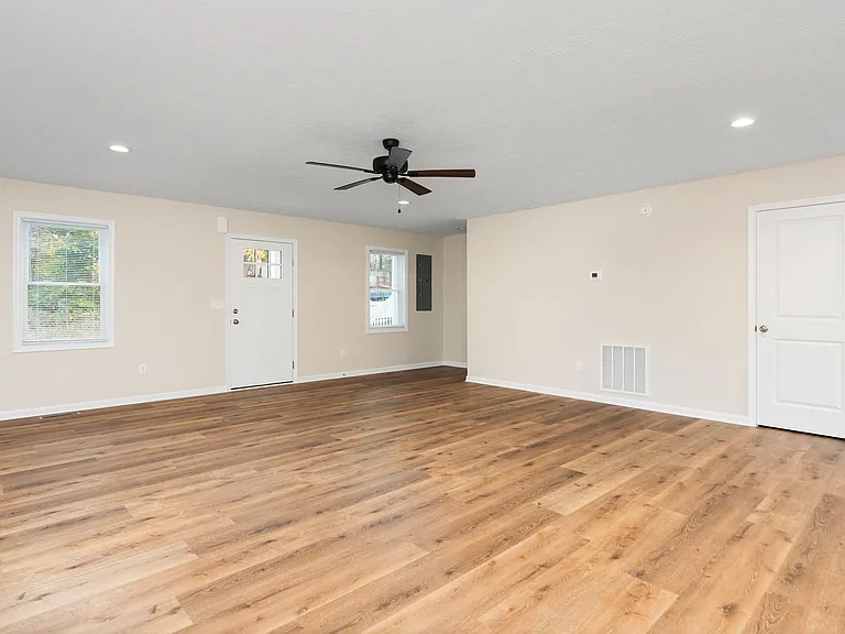 635 N Bayard Ave — Photo 5