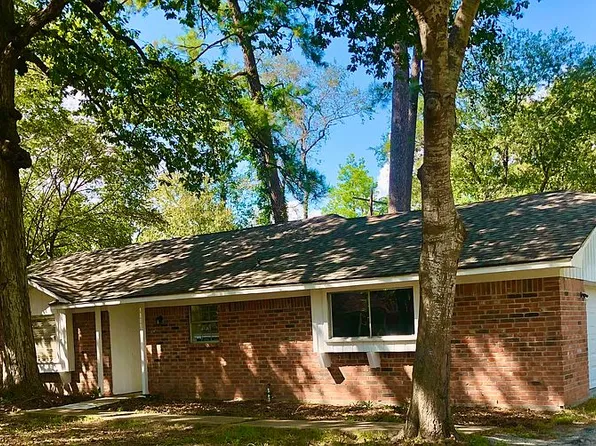 18051 Martin Dr, Conroe, TX 77302