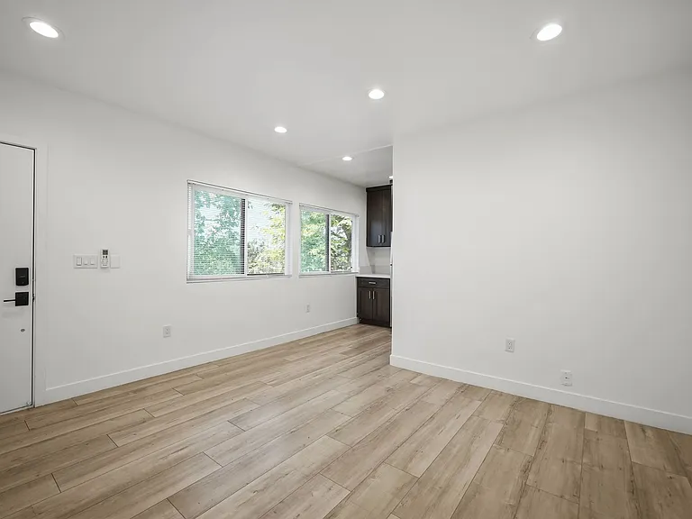 410 Lucas Ave — Photo 35