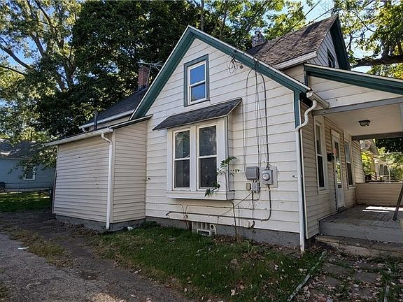 4th image of 653 Sumner St
