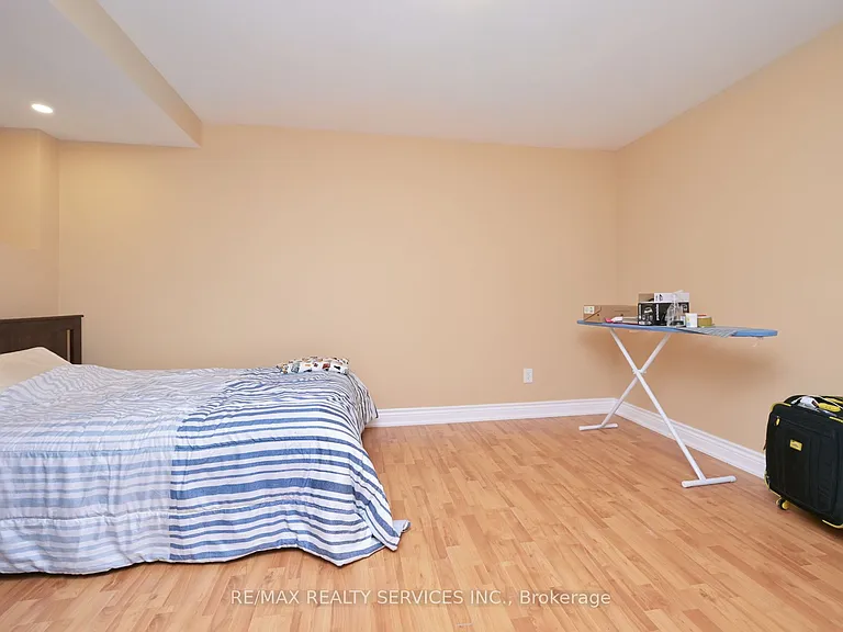 42 Brambirch Cres — Photo 14