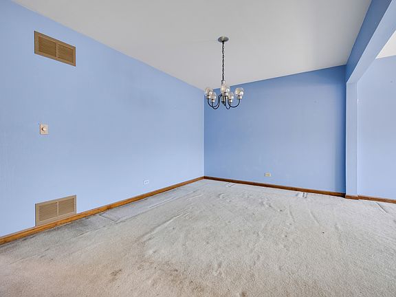 4th image of 2034 Stanley Ct