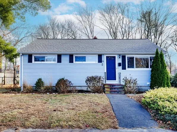 31 Revere St, Holbrook, MA 02343