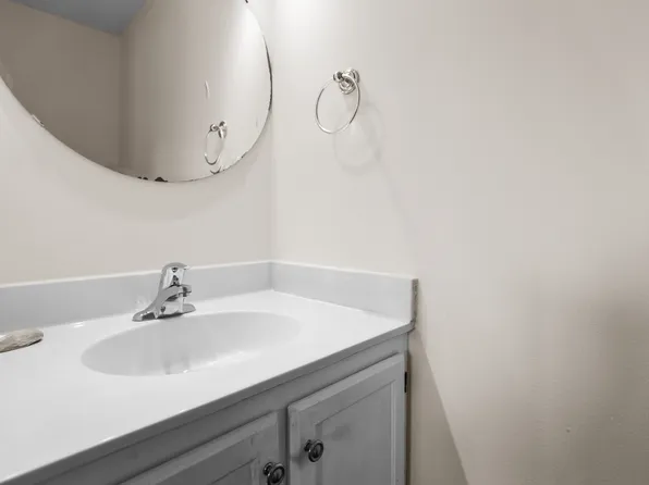 6511 Old Carriage Ln, Alexandria, VA 22315