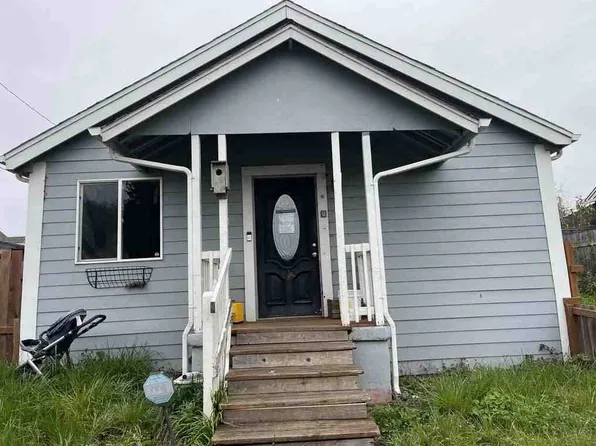 460 E 7th St, Coquille, OR 97423