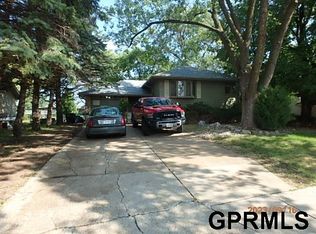 9424 Sprague St, Omaha, NE 68134