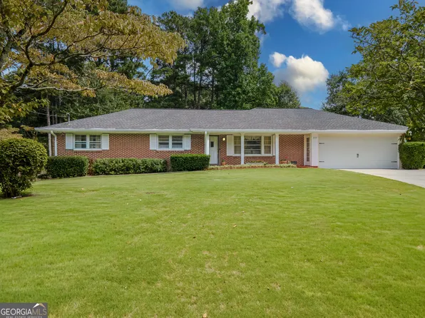 2377 Midvale Cir, Tucker, GA 30084