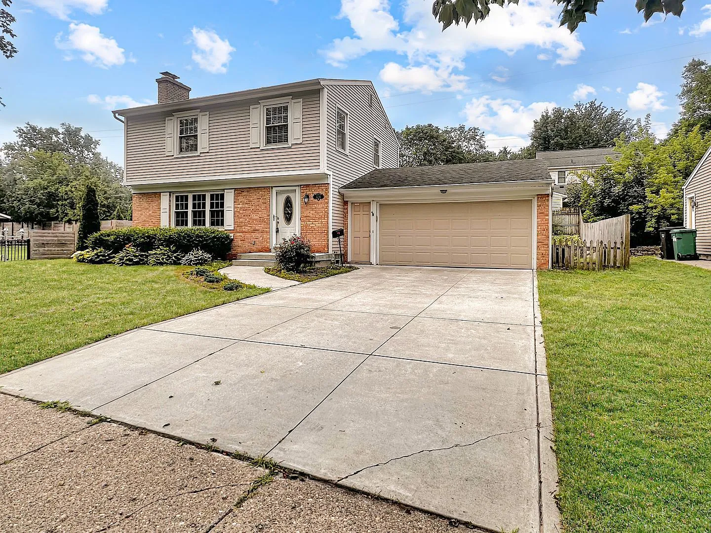 3 bed, 1.5 bath, 1792 sqft, $3,095 — Photo 2